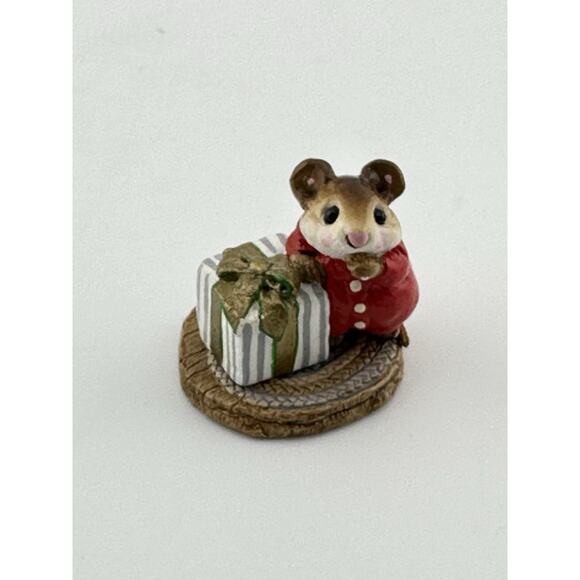 Wee Forest Folk "Merry Chris-Mouse" M-091 White Gold Present AP 1981 - Picture 2 of 7